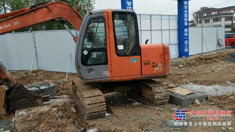 安徽出售转让二手11000小时2010年日立ZX70挖掘机