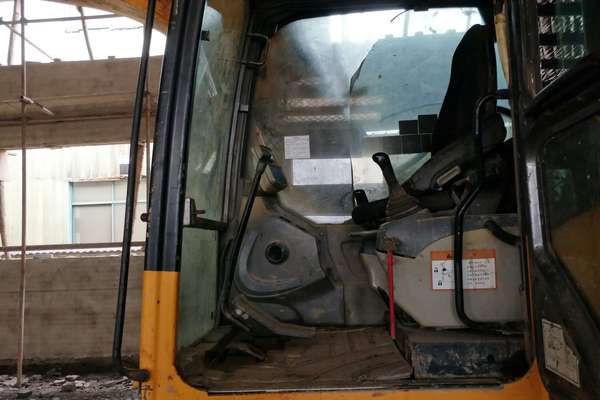 安徽出售转让二手14000小时2010年龙工LG6150挖掘机