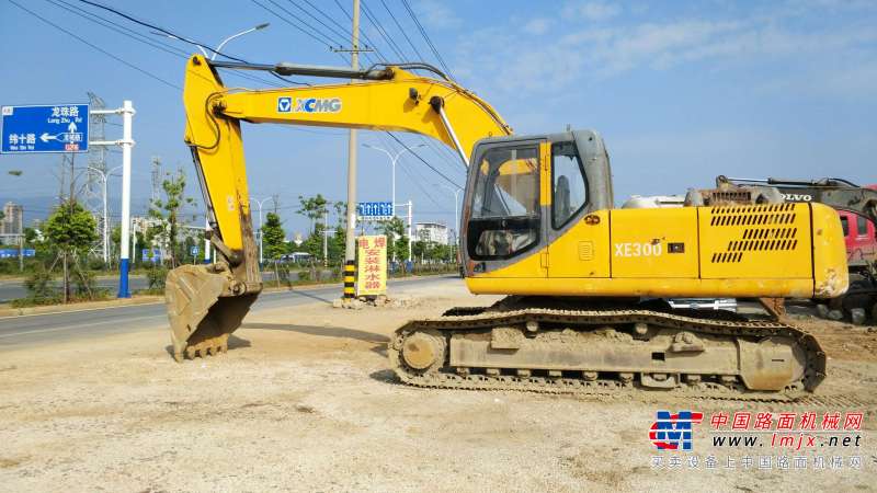 安徽出售转让二手4500小时2011年徐工XE250挖掘机
