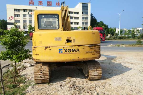 安徽出售转让二手5000小时2011年厦工XG808挖掘机