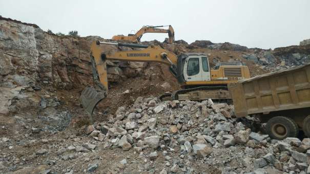 安徽出售转让二手6000小时2013年利勃海尔R944CSME挖掘机