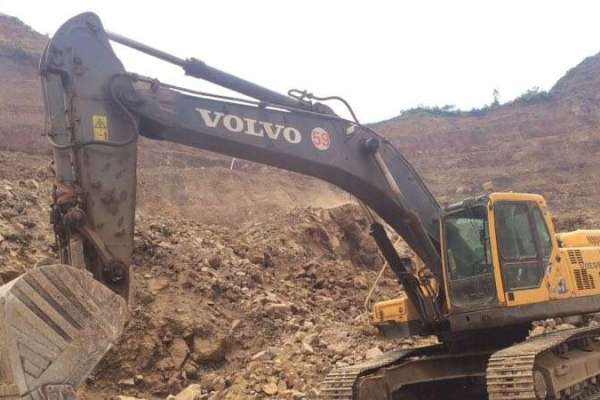 云南出售转让二手10000小时2011年沃尔沃EC360BLC挖掘机