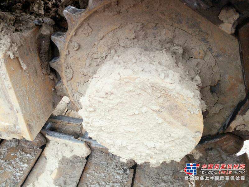 黑龙江出售转让二手1000小时2013年卡特重工CT80挖掘机
