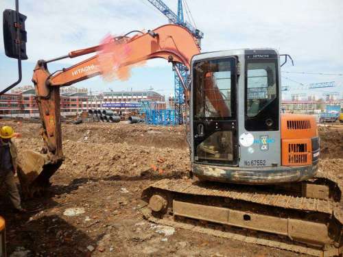 黑龙江出售转让二手10000小时2004年日立EX75US挖掘机
