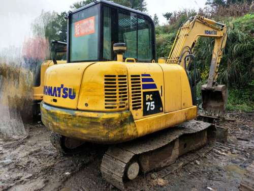 贵州出售转让二手6000小时2012年小松PC56挖掘机