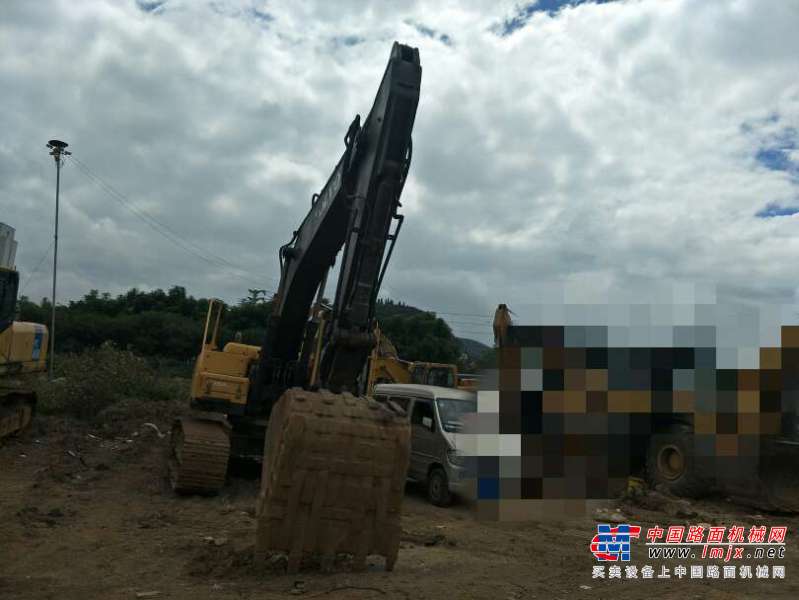 贵州出售转让二手8500小时2010年沃尔沃EC210B挖掘机