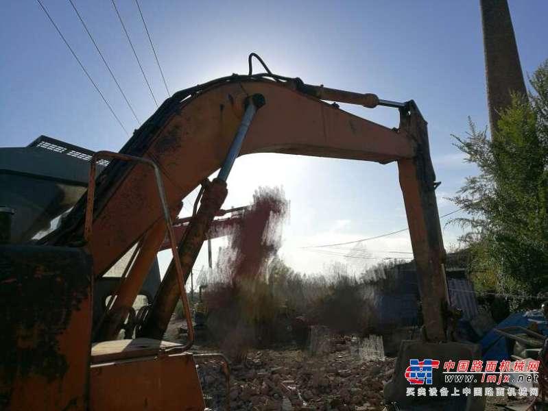 黑龙江出售转让二手10000小时2003年日立EX200K挖掘机