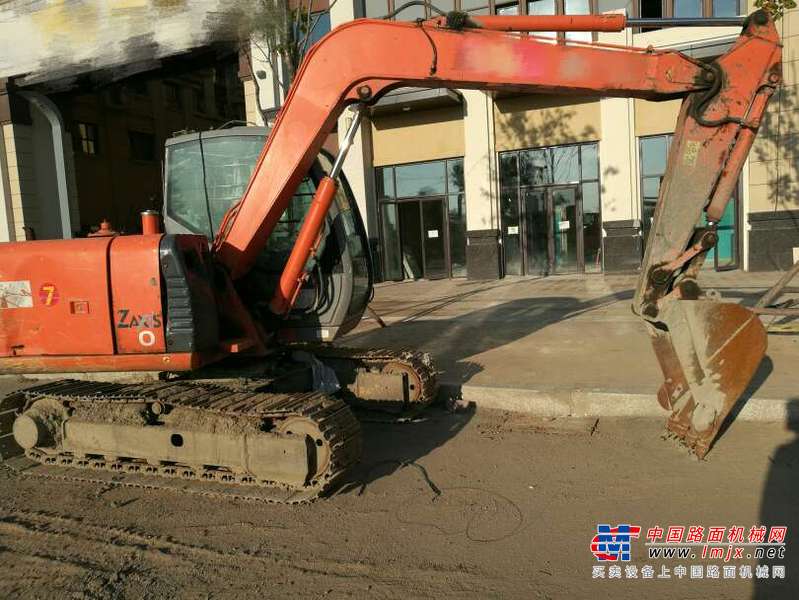 黑龙江出售转让二手9000小时2008年日立ZX70挖掘机