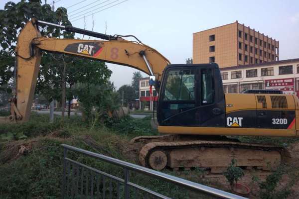 山东出售转让二手7000小时2011年卡特彼勒320D挖掘机
