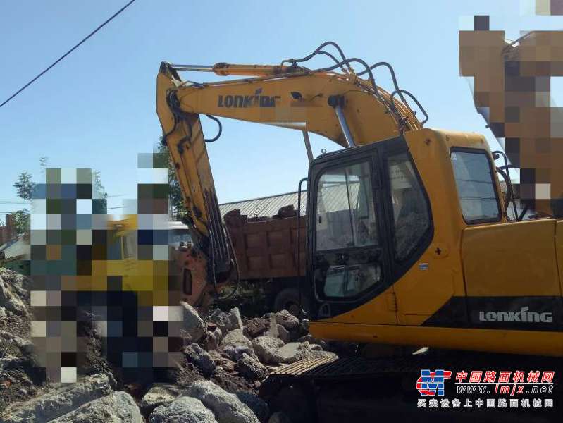 黑龙江出售转让二手8900小时2011年龙工LG6225挖掘机
