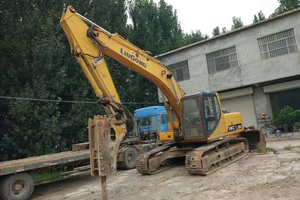 山东出售转让二手10000小时2009年柳工CLG225C挖掘机