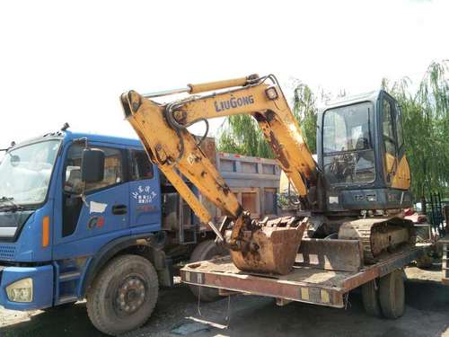 山东出售转让二手7800小时2012年柳工CLG906D挖掘机