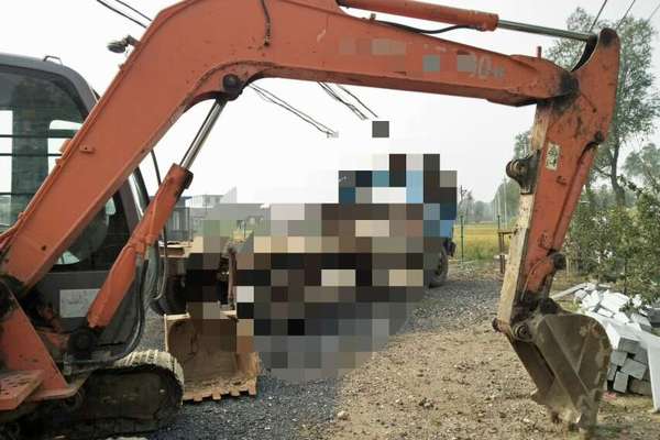 辽宁出售转让二手9000小时2011年日立ZX60挖掘机
