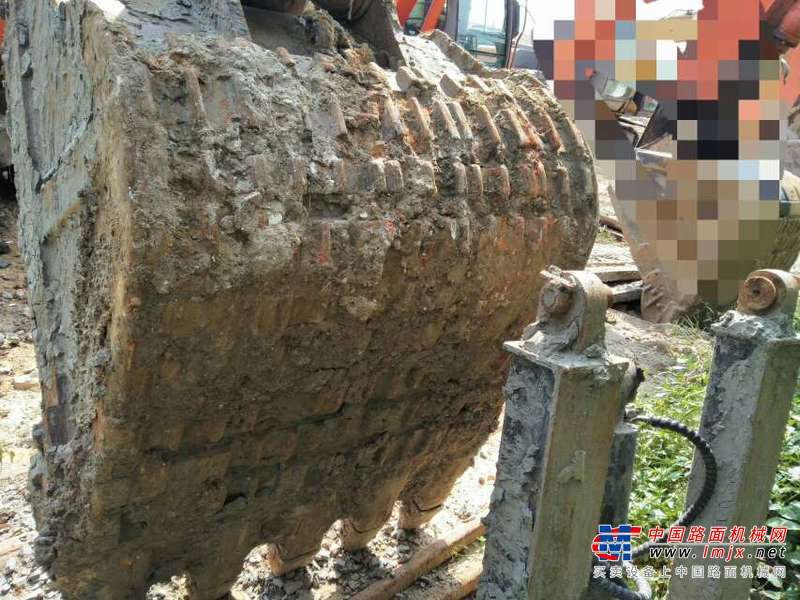 辽宁出售转让二手11000小时2004年日立EX200挖掘机