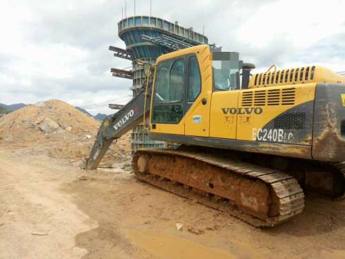 江西出售转让二手10000小时2009年沃尔沃EC210B挖掘机