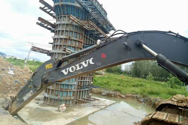 江西出售转让二手10000小时2009年沃尔沃EC210B挖掘机