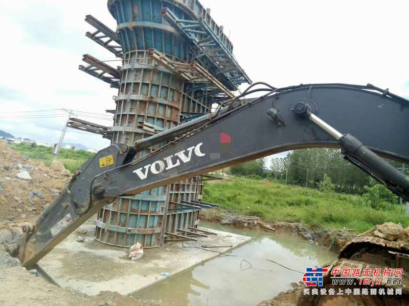 江西出售转让二手10000小时2009年沃尔沃EC210B挖掘机