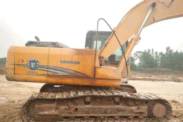 辽宁出售转让二手7000小时2013年龙工LG6215挖掘机