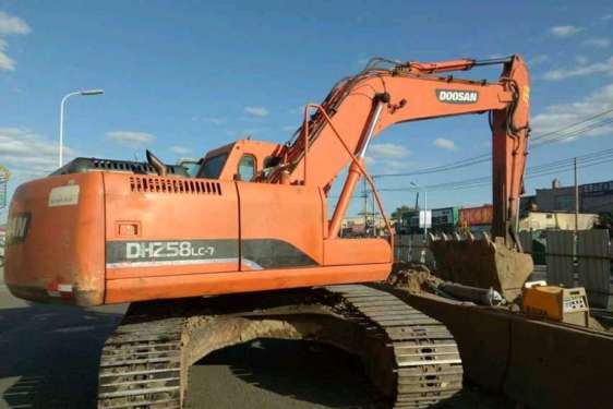 辽宁出售转让二手7700小时2010年斗山DH225挖掘机