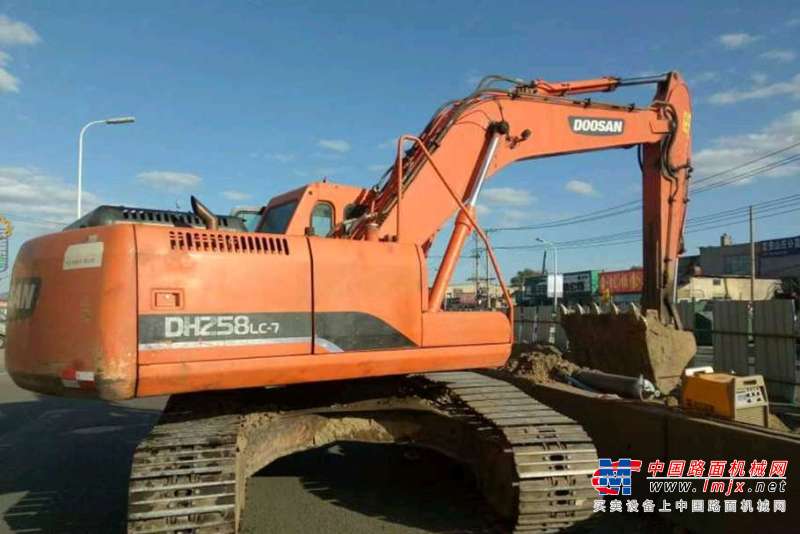辽宁出售转让二手7700小时2010年斗山DH225挖掘机