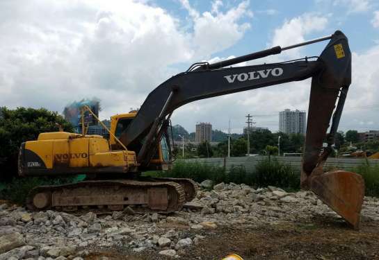 贵州出售转让二手10000小时2009年沃尔沃EC210B挖掘机