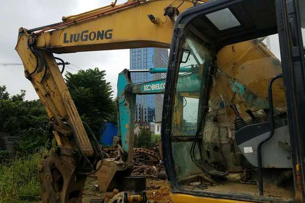 贵州出售转让二手12000小时2008年柳工CLG225C挖掘机