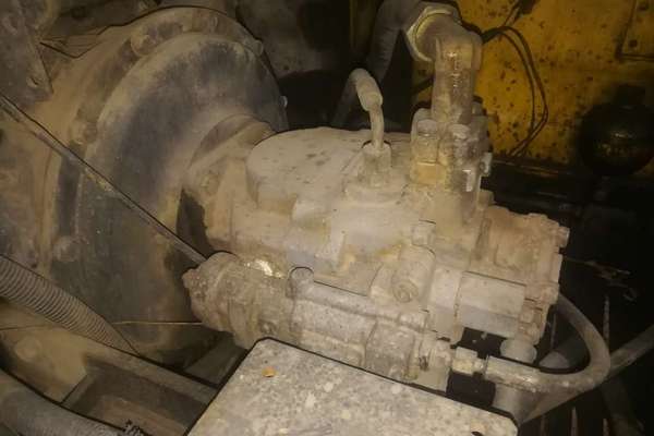 陕西出售转让二手6000小时2010年玉柴YC85挖掘机