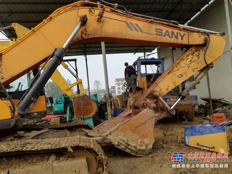 陕西出售转让二手8000小时2011年三一重工SY235C挖掘机