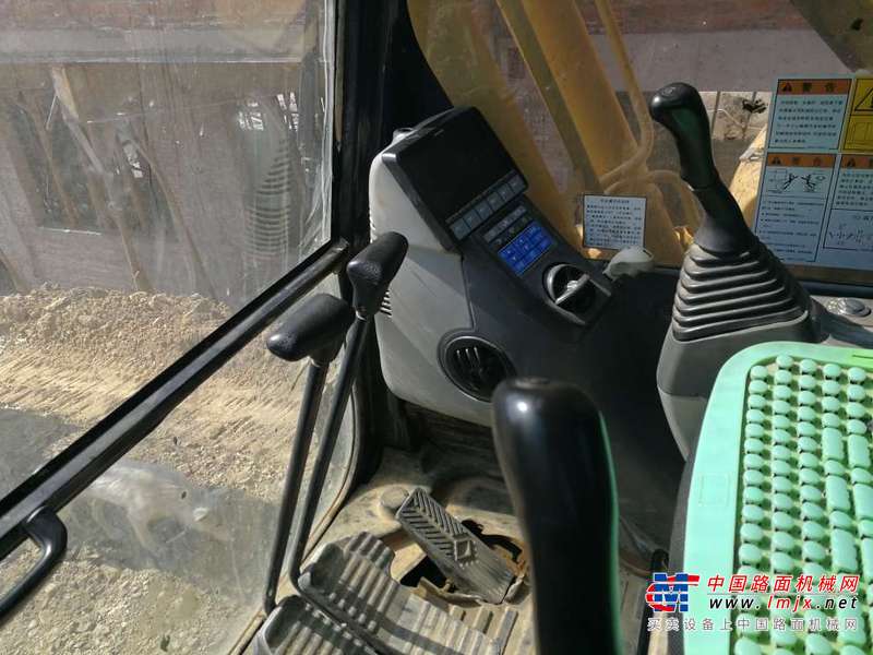 贵州出售转让二手8000小时2012年小松PC220挖掘机