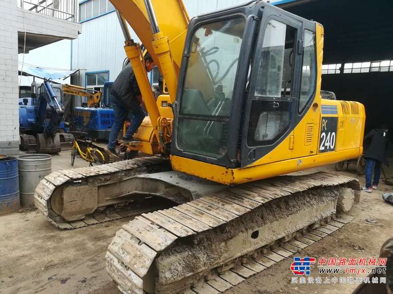 陕西出售转让二手5000小时2010年厦工XG822LC挖掘机