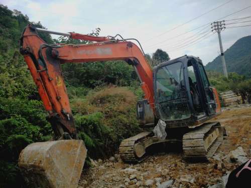 贵州出售转让二手6400小时2015年日立ZX70挖掘机