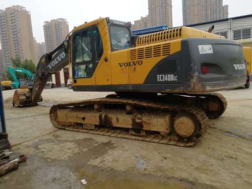 陕西出售转让二手8000小时2009年沃尔沃EC240BLC挖掘机