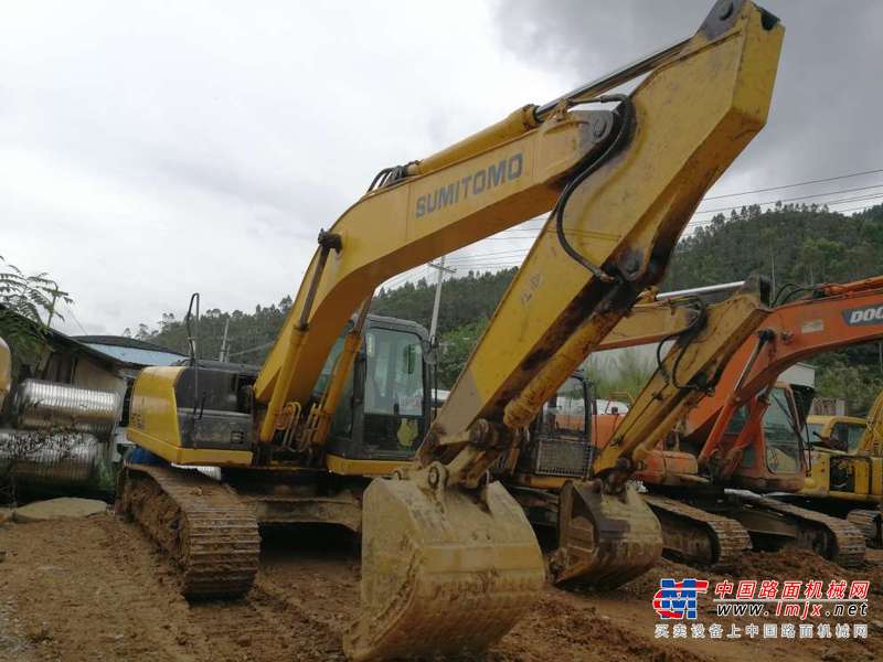 贵州出售转让二手7000小时2011年住友SH210挖掘机