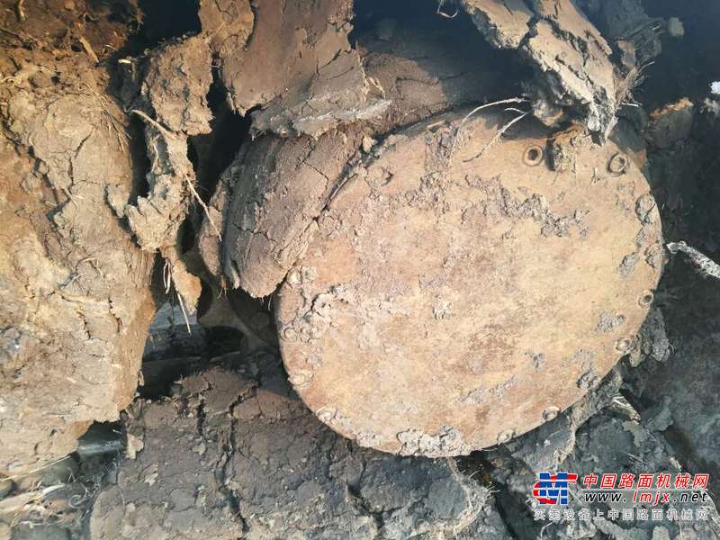 黑龙江出售转让二手15000小时2003年小松PC220挖掘机