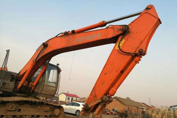 黑龙江出售转让二手15000小时2003年日立EX200挖掘机