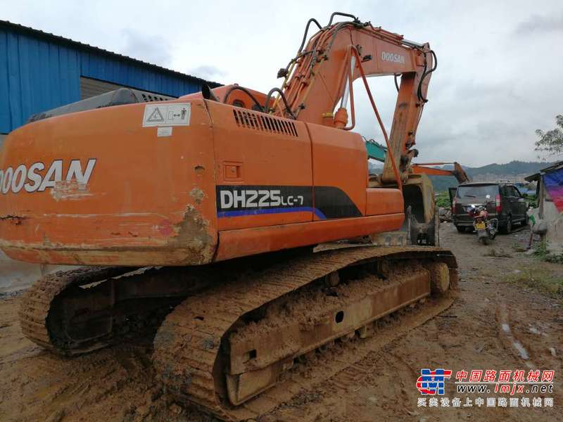 贵州出售转让二手9800小时2010年斗山DH225LC挖掘机