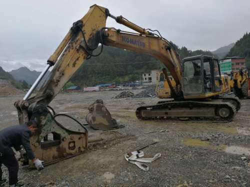 贵州出售转让二手10800小时2009年柳工CLG225C挖掘机