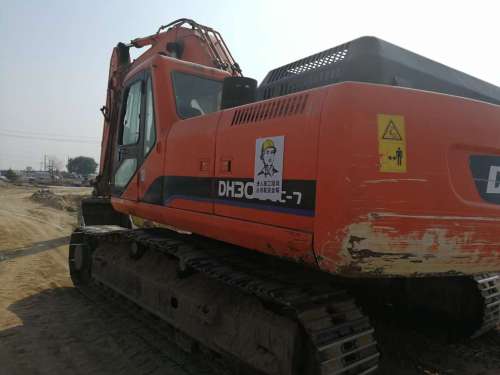 内蒙古出售转让二手12000小时2010年斗山DH300LC挖掘机