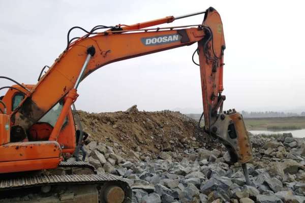 山东出售转让二手7980小时2010年斗山DH225LC挖掘机