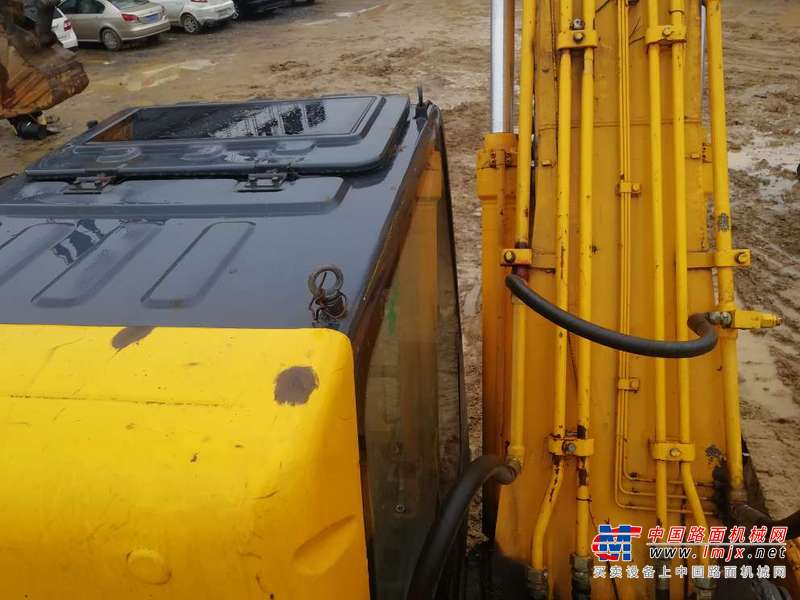 陕西出售转让二手8000小时2010年厦工XG823挖掘机
