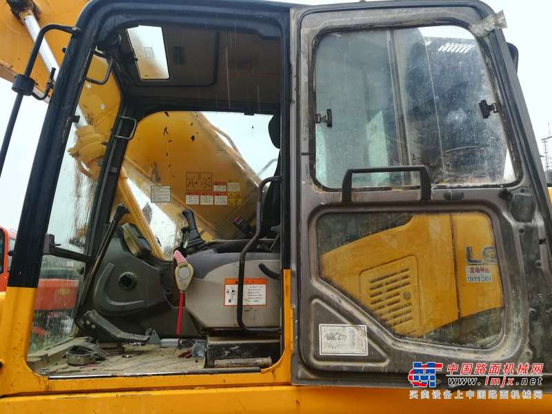 陕西出售转让二手6000小时2010年龙工LG6225挖掘机