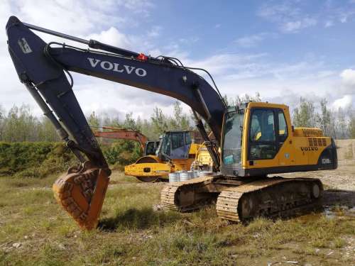 陕西出售转让二手8000小时2010年沃尔沃EC210BLC挖掘机