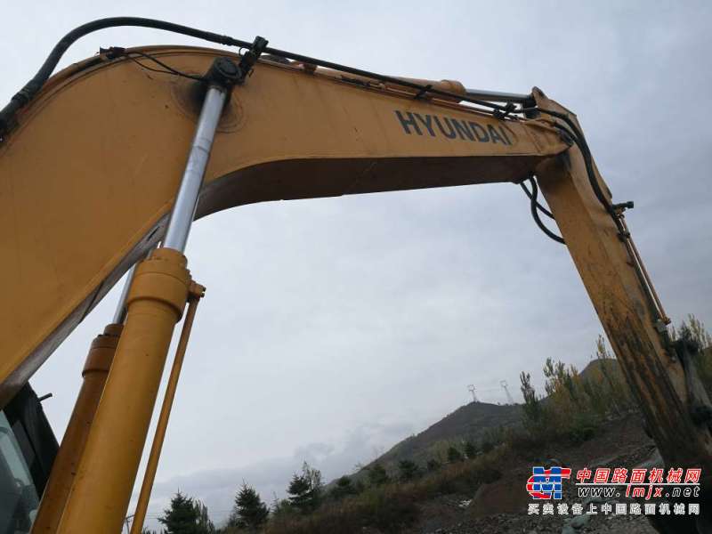 辽宁出售转让二手5000小时2011年现代R215挖掘机