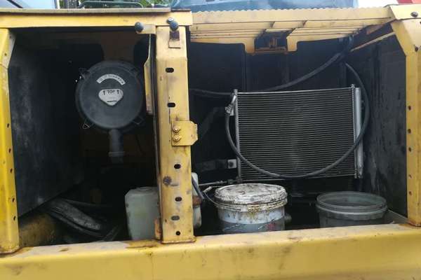 陕西出售转让二手5000小时2012年小松PC220挖掘机