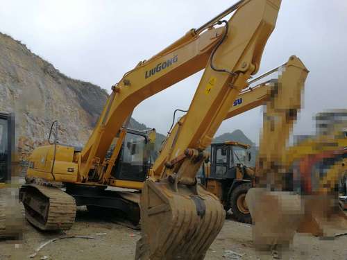 贵州出售转让二手6800小时2012年柳工CLG925D挖掘机