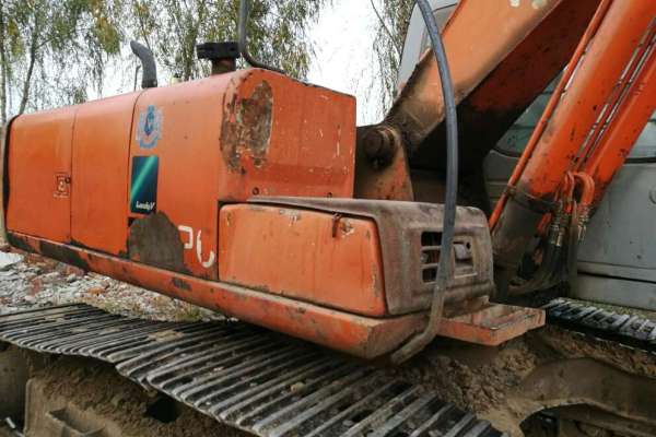 黑龙江出售转让二手13000小时2003年日立EX200挖掘机