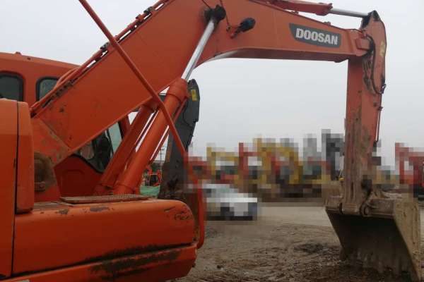 陕西出售转让二手2610小时2011年斗山DH215挖掘机