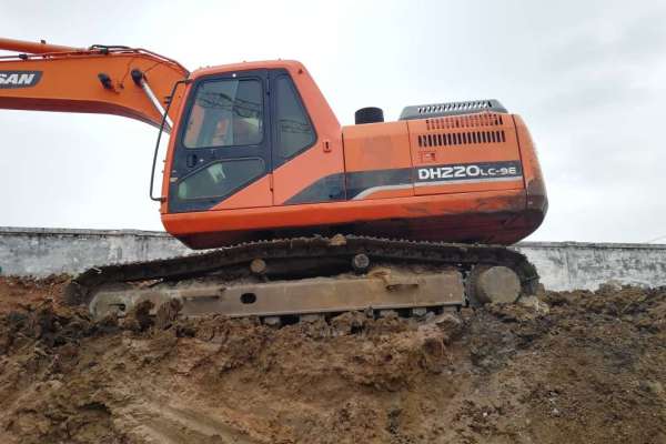 山东出售转让二手7500小时2012年斗山DH220LC挖掘机