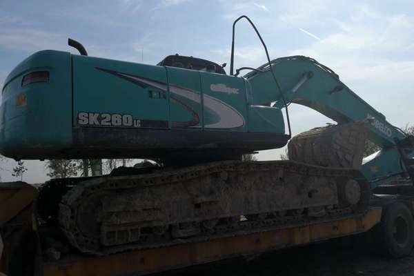 内蒙古出售转让二手12000小时2009年神钢SK260LC挖掘机