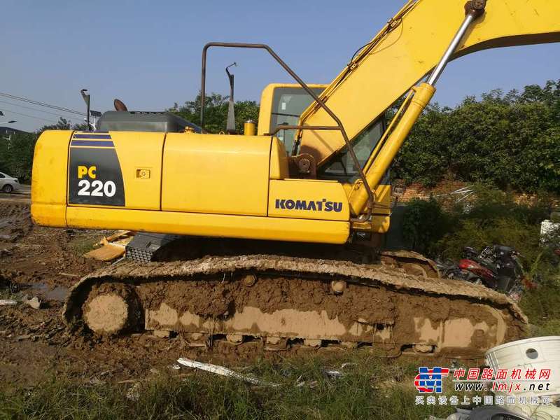 陕西出售转让二手5200小时2011年小松PC220挖掘机